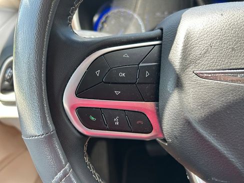 Used 2023 Chrysler Voyager LX FWD image 21