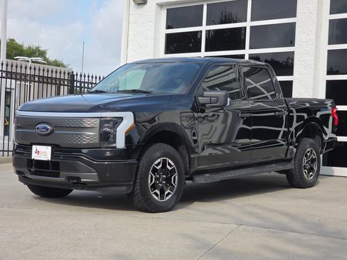 Used 2023 Ford F150 Lightning XLT AWD/4WD image 8
