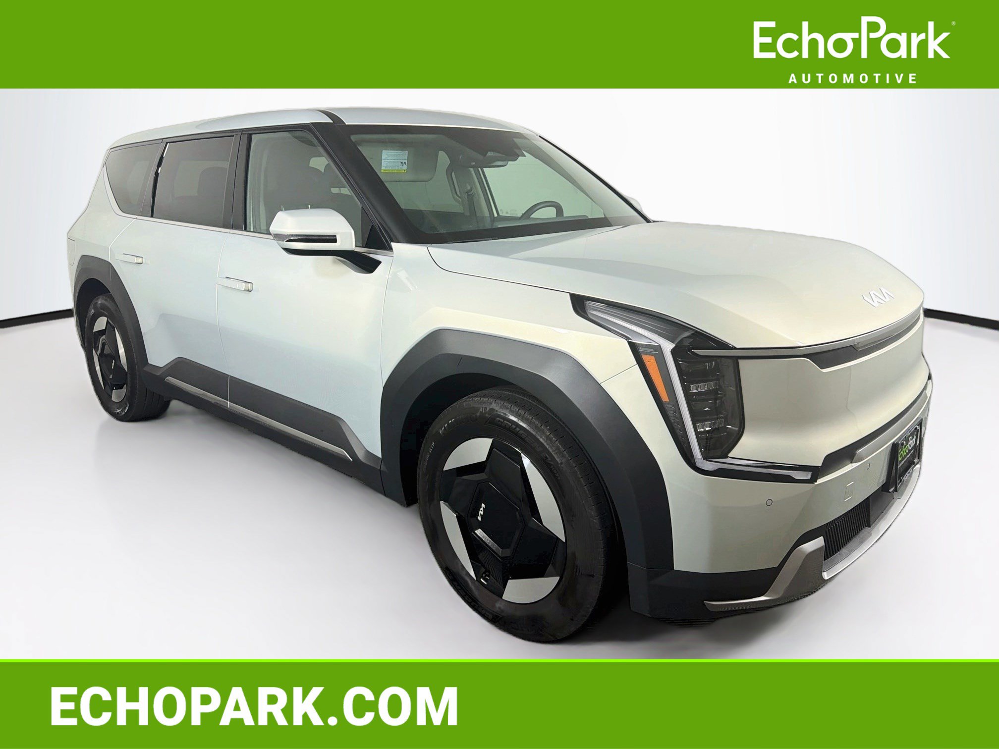 Used 2024 Kia EV9 Light Long Range RWD image 1
