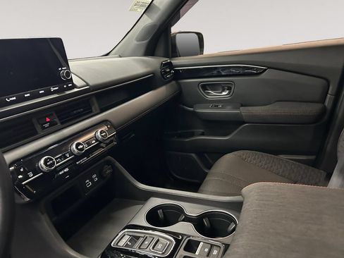 Certified 2023 Honda Pilot Sport image 10