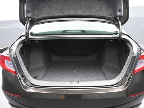 Used 2018 Honda Accord Touring image 22