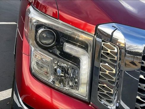 Used 2016 Nissan Titan SL image 28