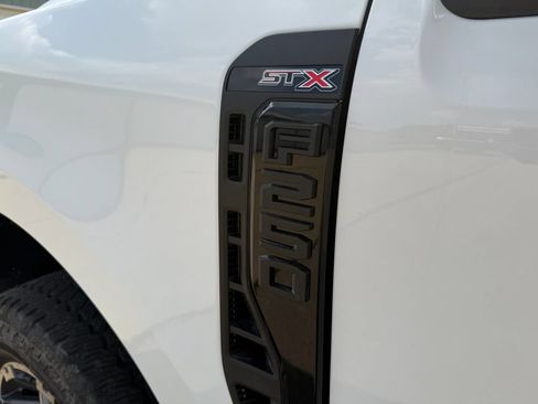 Used 2024 Ford F250 XL w/ STX Appearance Package AWD/4WD image 11