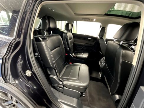 Used 2021 Volkswagen Atlas SE w/ Panoramic Sunroof Package image 16