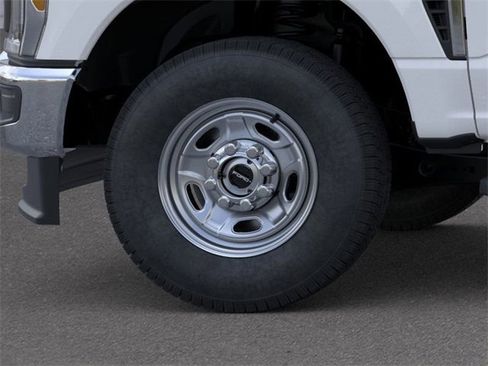 New 2025 Ford F250 XL w/ XL Chrome Package image 19