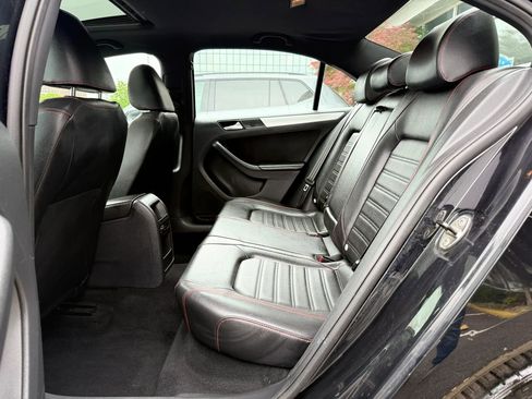 Used 2013 Volkswagen Jetta GLI Autobahn FWD image 29