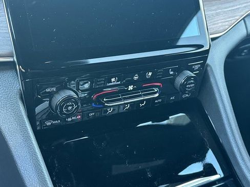 New 2025 Jeep Grand Cherokee Summit w/ Luxury Tech Group V image 27