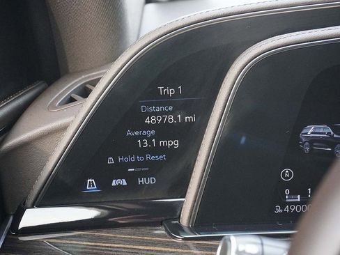 Used 2022 Cadillac Escalade Premium Luxury image 62