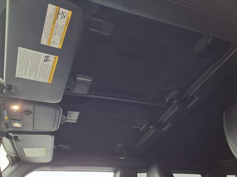 Used 2025 Ford Bronco Outer Banks image 19