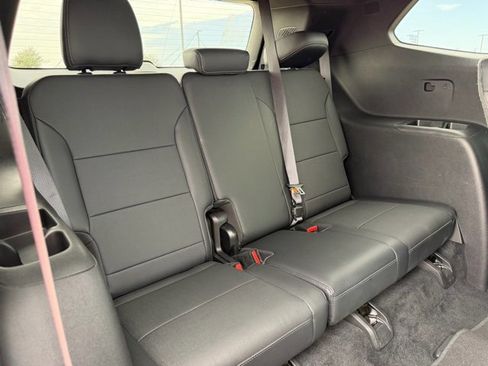 Used 2025 Buick Enclave Preferred image 12