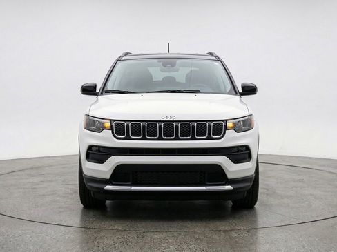 Used 2025 Jeep Compass Limited image 2