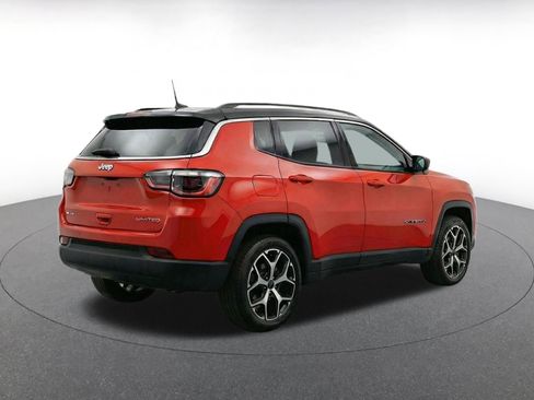 Used 2025 Jeep Compass Limited AWD/4WD image 9