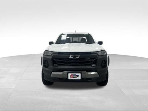 New 2026 Chevrolet Colorado Trail Boss w/ LPO, Bronce Accent Package AWD/4WD image 2
