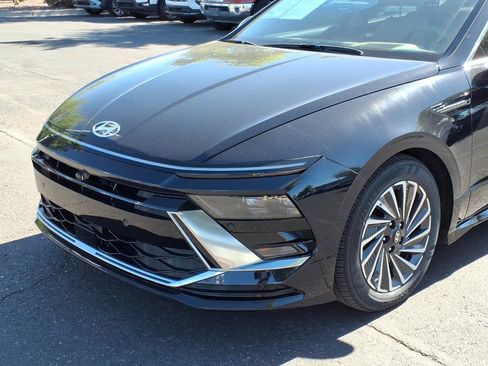 Certified 2025 Hyundai Sonata Limited FWD image 8