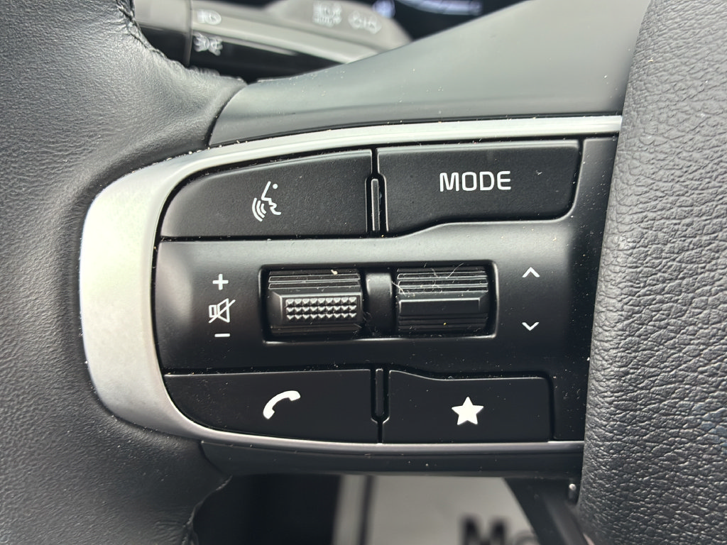 Used 2025 Kia Sportage EX FWD image 27