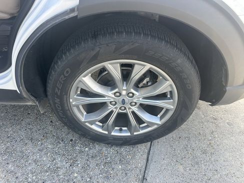 Used 2021 Ford Explorer Limited w/ Equipment Group 301A image 25