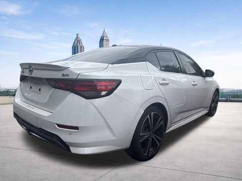 Used 2022 Nissan Sentra SR w/ Electronics Package FWD image 2