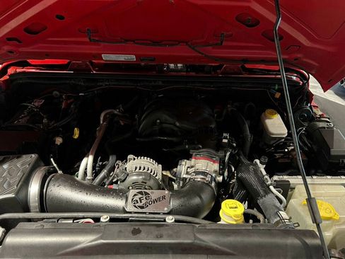 Used 2014 Jeep Wrangler Unlimited Rubicon w/ Max Tow Package image 9