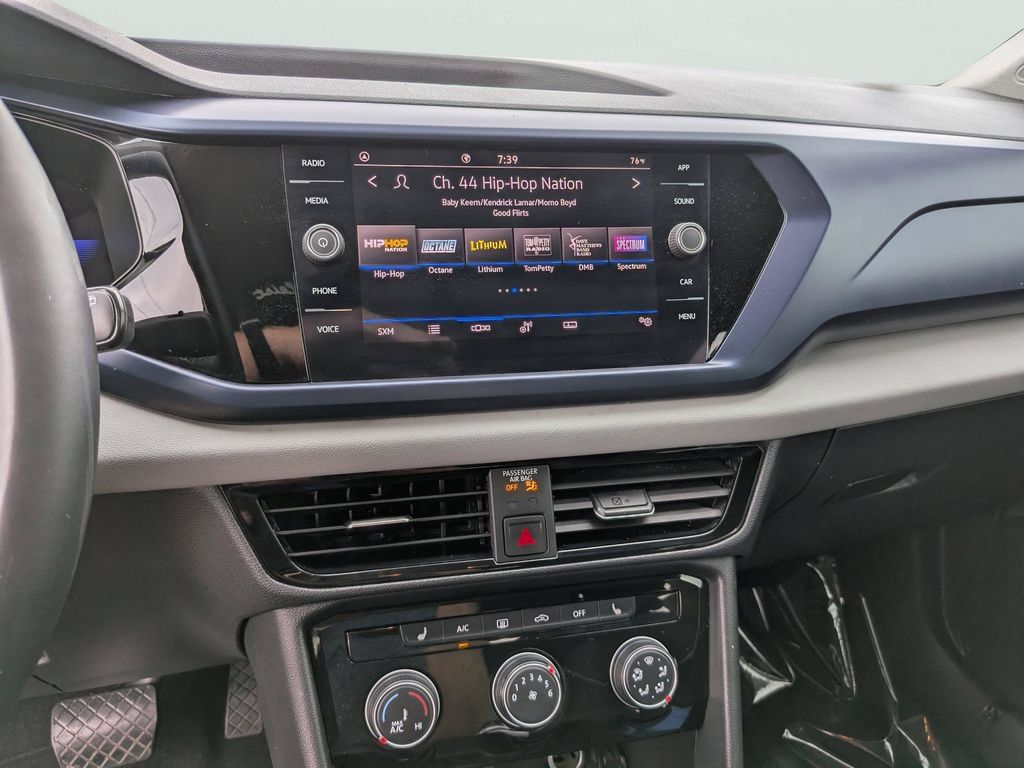 Certified 2023 Volkswagen Taos SE FWD image 20