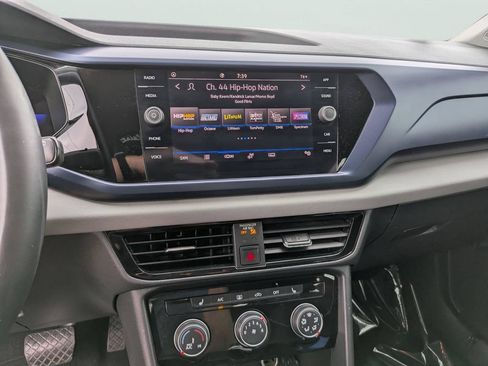 Certified 2023 Volkswagen Taos SE FWD image 20