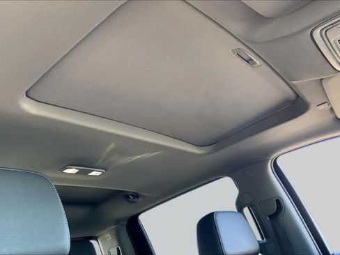 Used 2021 Chevrolet Silverado 1500 LTZ AWD/4WD image 20