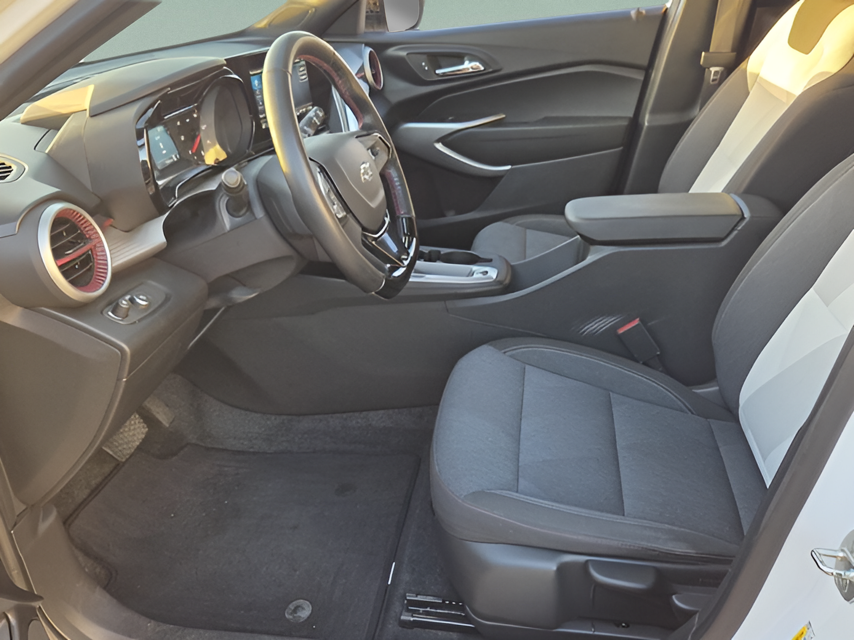 Certified 2024 Chevrolet Trax RS FWD image 10