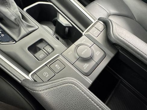 Used 2025 Toyota Grand Highlander AWD image 29