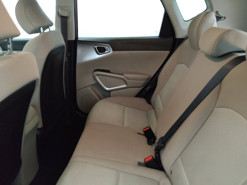 Used 2021 Kia Soul LX FWD image 18