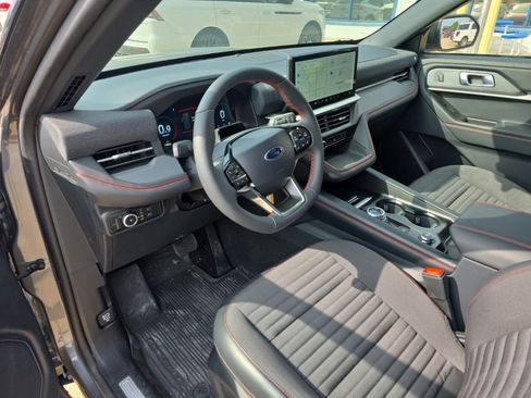 Used 2025 Ford Explorer ST-Line image 7