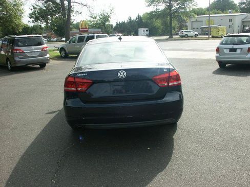 Used 2012 Volkswagen Passat 2.5 SE FWD image 3