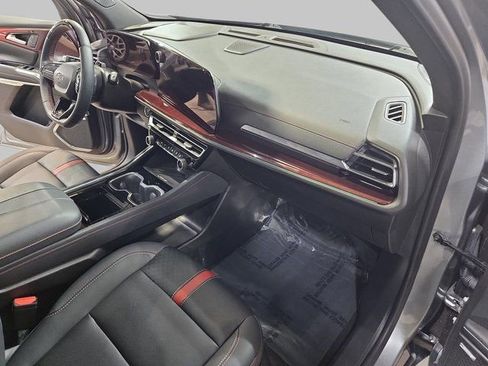 Used 2024 Chevrolet Traverse RS image 10