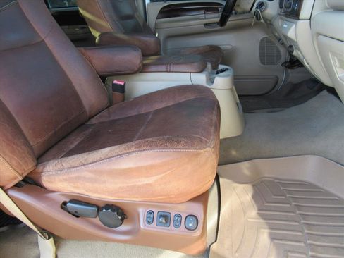 Used 2006 Ford F350 Lariat image 10