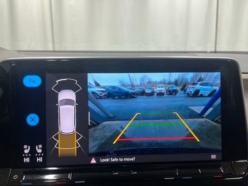 Certified 2025 Volkswagen Atlas SE w/ Panoramic Sunroof Package image 18