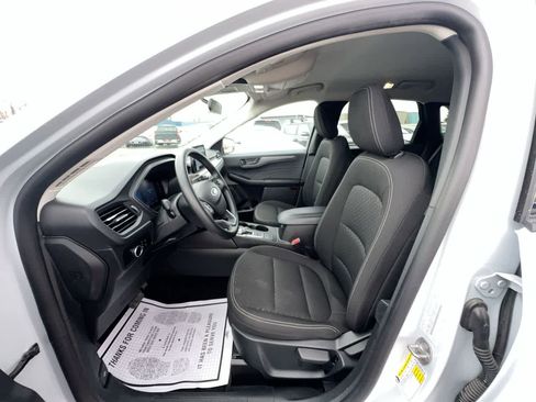 Used 2025 Ford Escape Active AWD/4WD image 11