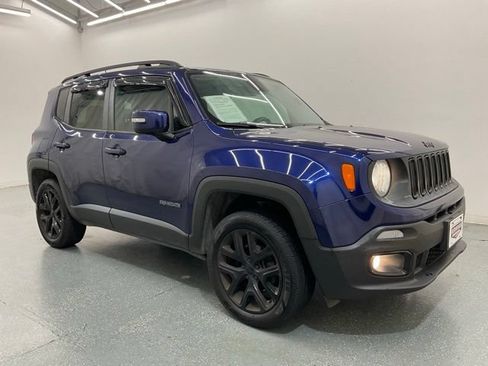 Used 2017 Jeep Renegade Altitude AWD/4WD image 8