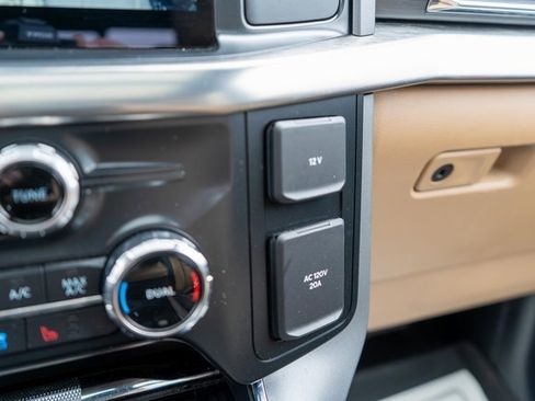 Used 2022 Ford F150 Lariat w/ Equipment Group 502A High image 39