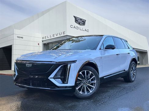 New 2026 Cadillac Lyriq Sport image 1