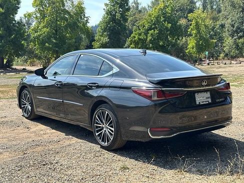 Used 2023 Lexus ES 300h w/ Premium Package FWD image 7