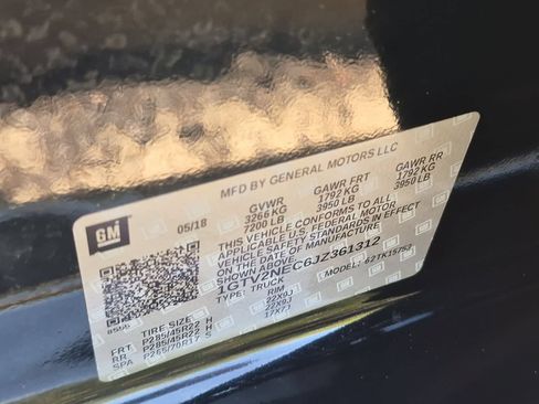 Used 2018 GMC Sierra 1500 SLT w/ Black Pack AWD/4WD image 34
