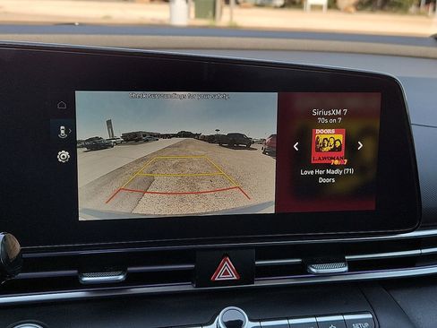 Used 2024 Hyundai Elantra Blue image 8