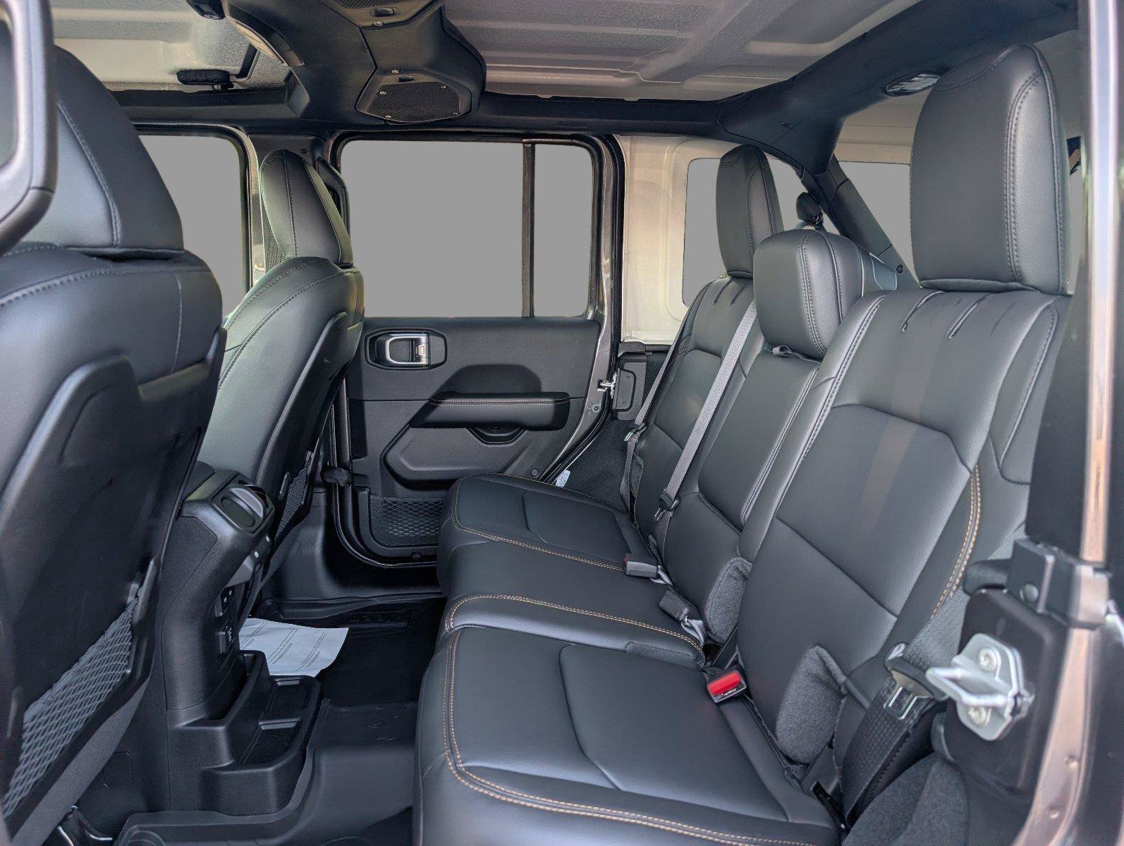 New 2027 Jeep Wrangler Unlimited Sahara AWD/4WD image 35