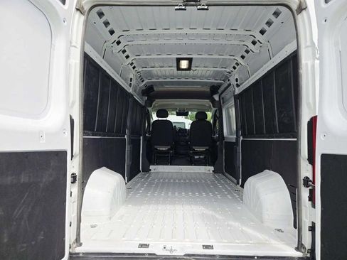 Used 2026 RAM ProMaster 2500 w/ Convenience Group FWD image 14