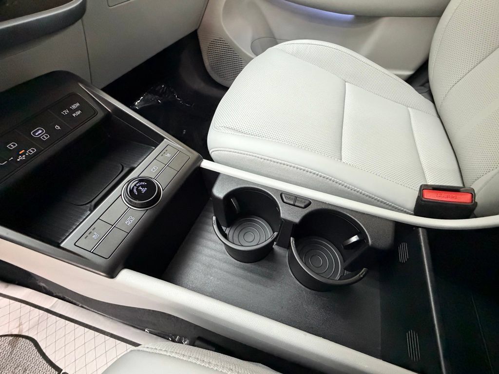 Certified 2026 Hyundai Kona SEL Premium AWD/4WD image 19