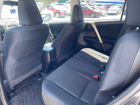 Used 2015 Toyota RAV4 LE AWD/4WD image 20