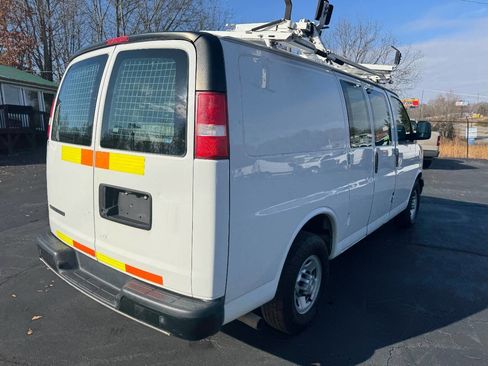 Used 2017 Chevrolet Express 2500 image 5