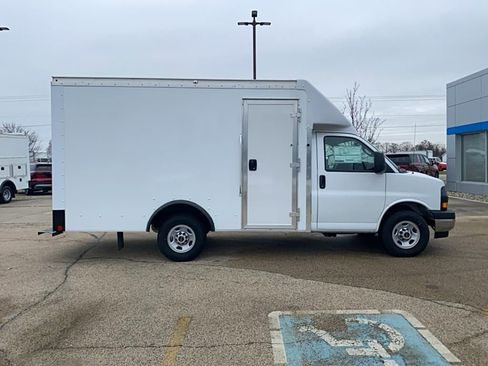 New 2024 GMC Savana 3500 w/ Power Convenience Package image 10