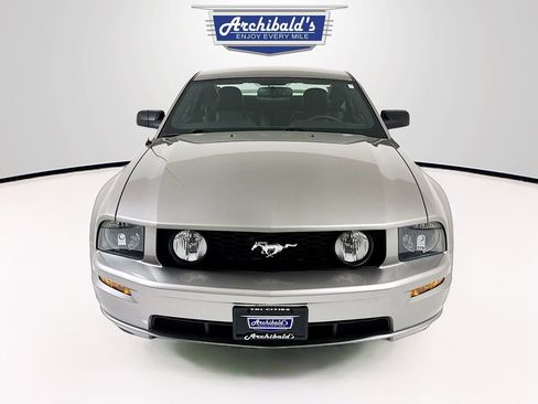 Used 2008 Ford Mustang GT RWD image 2