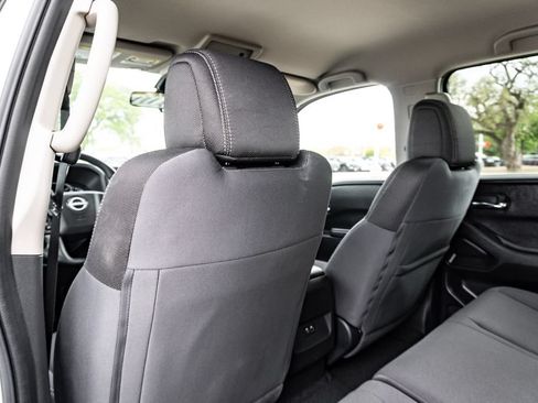Used 2025 Nissan Frontier SV RWD image 28