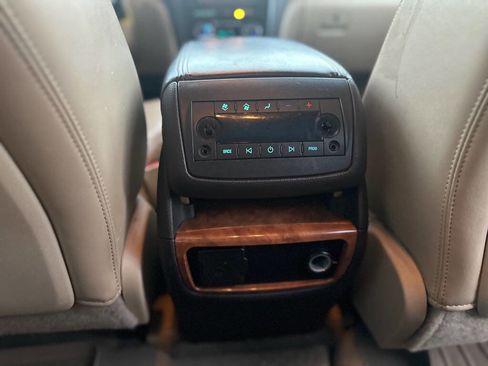 Used 2009 Buick Enclave CXL w/ Entertainment Package #3 image 26