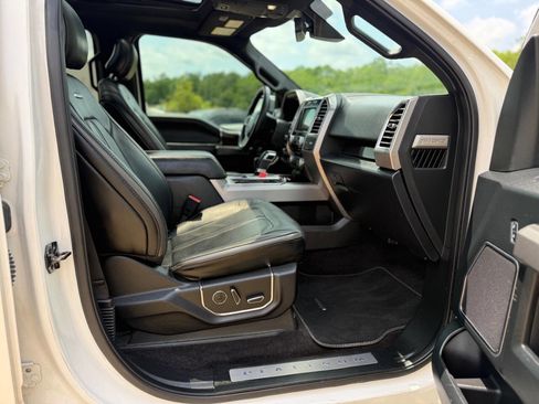 Used 2016 Ford F150 Platinum w/ Equipment Group 701A Luxury AWD/4WD image 19